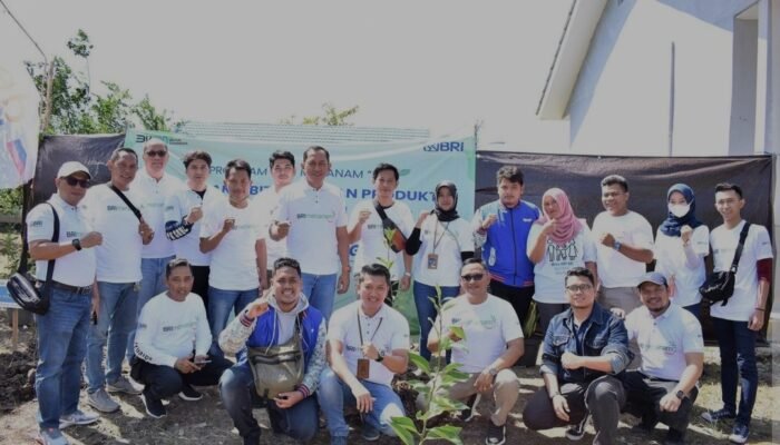 BRI Menanam di Desa Brilian
