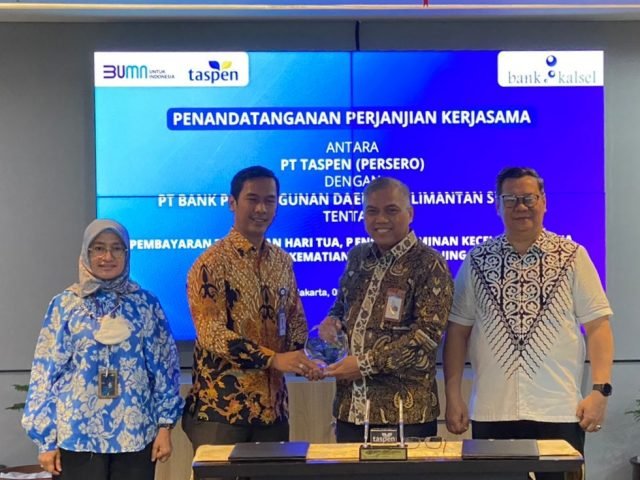 Bank Kalsel Bersama atas pen Lakukan Penandatangan PKS Pembayaran ASN di Kalsel 2 IMG 20220909 203312 scaled
