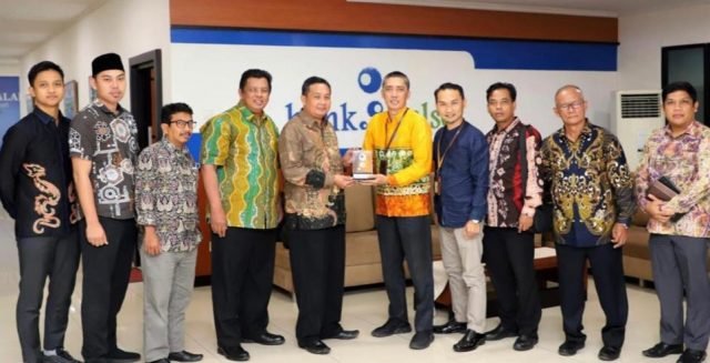 DPRD HST Kaji Peran Bank Kalsel untuk Pembangunan Daerah 1 IMG 20220918 082943 scaled