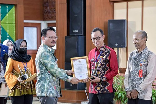 hal 12 HSS 1 3 klm 5