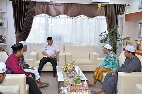Bupati Dukung Rencana Peringatan Hari Santri di Kandangan Lebih Meriah 1 hal 12 HSS 3 klm 13
