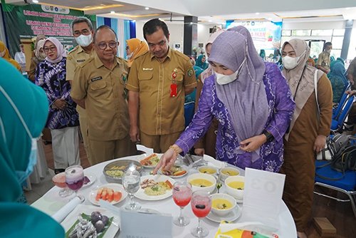 Gelar Lomba Masak Serba Ikan<br>TP PKK Edukasikan Nutrisi Pencegah Stunting 1 hal 2 Bal 3 klm 13