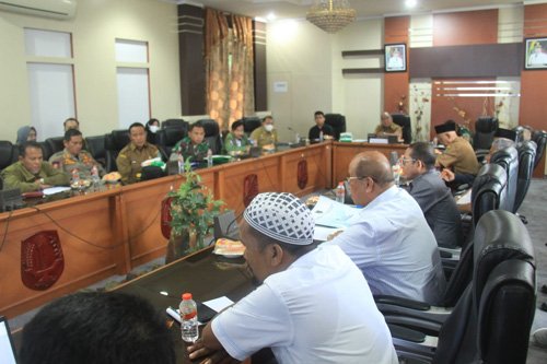 Angkutan Berat Melintas di HSU Dikenakan Syarat 1 hal 2 HSU 3 klm