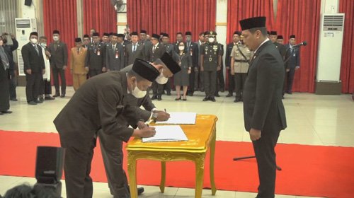 38 Pejabat Pemko Dilantik 1 hal10 3klmbjb1