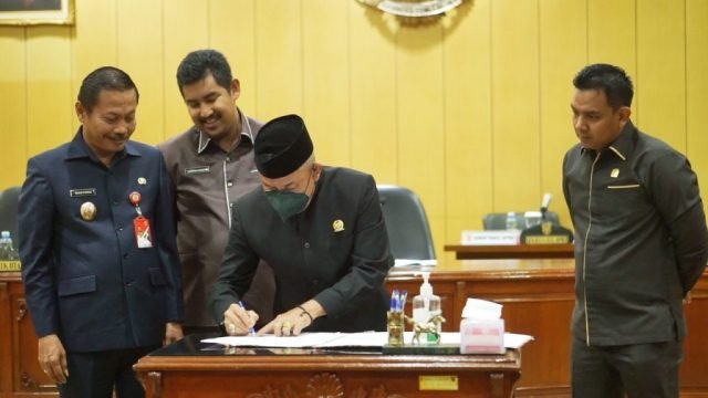 DPRD Setujui Raperda Perubahan APBD 2022 1 hal10 3klmbjb2 2 scaled