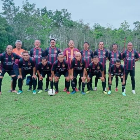 13 2klm Borneo FC jpg