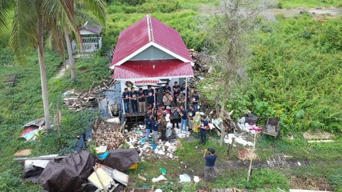 Alumni SIP Angkatan 48 WTA Polda Kalsel Bedah Rumah 1 5 bendah 3 klm