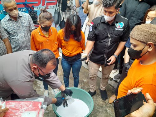 Shabu 6 Kg Lebih Dicampur Air Diterjen 1 6 Musnah 4klm