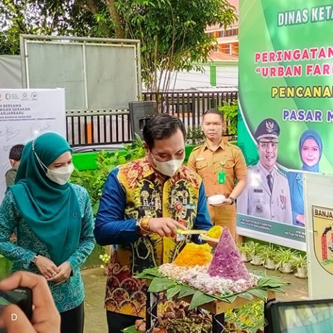 Peringatan Hari Pangan Dunia, DKP3 Banjarbaru Gelar Pasar Murah 1 Hal 10 3 KLm BJB 1 8