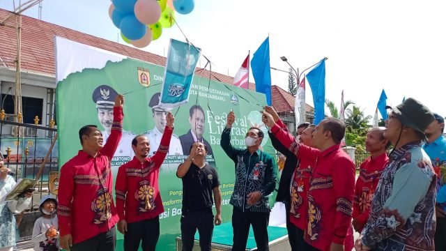 Semarakkan Cinta Membaca, Ribuan Pelajar Flash Mob Literasi Di Balai Kota 1 Hal 10 3 Klm BJB 1 15 scaled