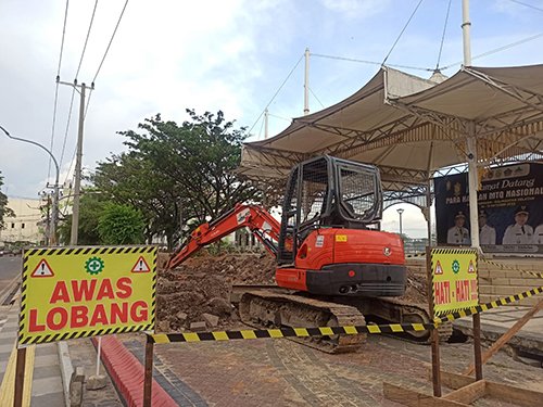 Hal 10 3 Klm Proyek Amblas