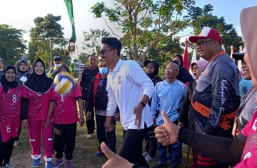Bupati Buka Kejuaraan Bola Voli PGRI 1 Hal 16 4 KLm Martapura Buka kejuaraan