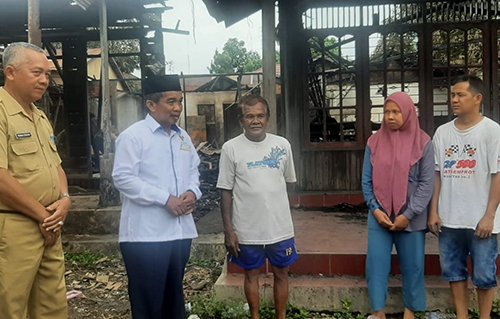 Bantuan Untuk Korban Kebakaran di Cendrawasih 1 Hal 16 4 KLm Martapura Salurkan bantuan