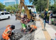 PAM Bandarmasih Perbaiki Pipa Bocor Jalan Pramuka, Matikan Pompa 8 Jam 17 PAM Bandarmasih Perbaiki Pipa Bocor Jalan Pramuka, Matikan Pompa 8 Jam