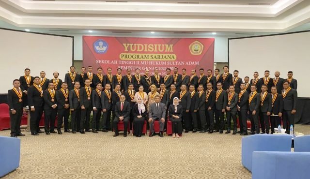 Halim Minta Alumni Mahasiwa STIHSA Terus Update Ilmu Hukumnya 3 IMG 20221012 181146 scaled
