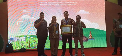 Pemkab HSS Terima Penghargaan Pembina Kampung Iklim dari KLHK 1 hal 12 HSS 3 klm 18