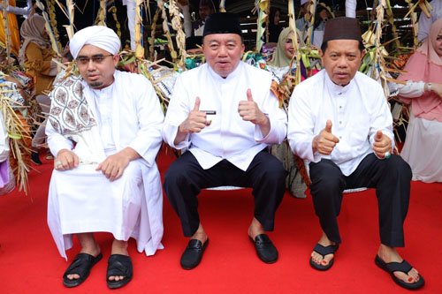 Wagub Kalsel dan Bupati Tapin Ikuti Prosesi Baayun Maulid 1 hal 12 Tapin 35 klm 7