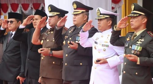 Upacara Hari Sumpah Pemuda di Kotabaru 1 hal 16 K Baru 3 klm 16