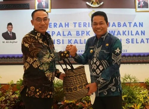 Bupati Balangan Hadiri Sertijab Kepala BPK RI Perwakilan Provinsi Kalsel 1 hal 2 Bal 3 klm