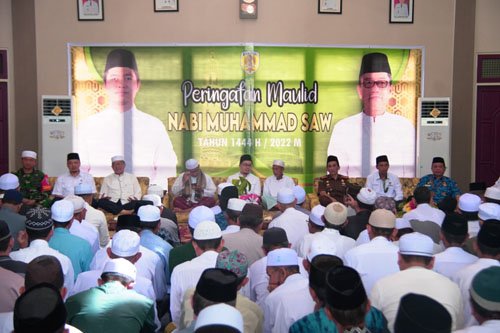 Rayakan Maulid Nabi<br>Bupati HST Ajak Masyarakat Teladani Nabi Besar Muhammad SAW 1 hal 2 Barabai 4 klm 3