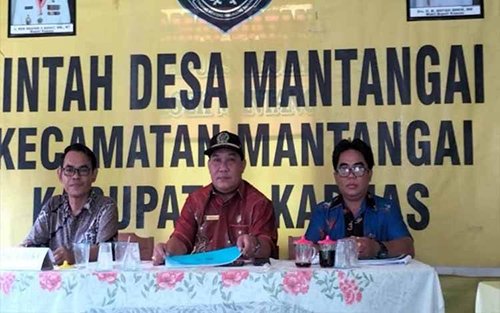 Warga Minta Perhatian Pemkab Kapuas Terhadap Jalan Poros Desa Mantangai Hilir 1 16 Foto Kapuas 7