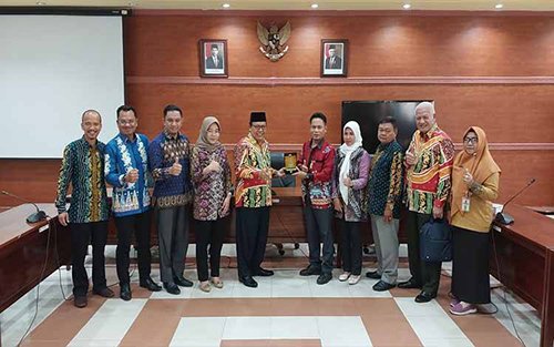 DPRD Kapuas Terima Kunker Komisi I DPRD Tabalong 1 16 Kapuas