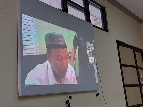 Hakim dan JPU “Cecar” Puluhan Pertanyaan ke Mantan Karyawan Bank 1 6 mantan 2klm