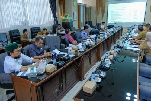 Pengadaan Listrik untuk 9 Ribu Rumah Belum Teraliri Listrik 1 8 3klm listrik