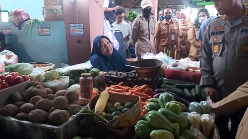 Perbedaan Harga jadi Penyebab Rokok Ilegal Bertambah 1 Hal 10 3 Klm Menatap Sedih