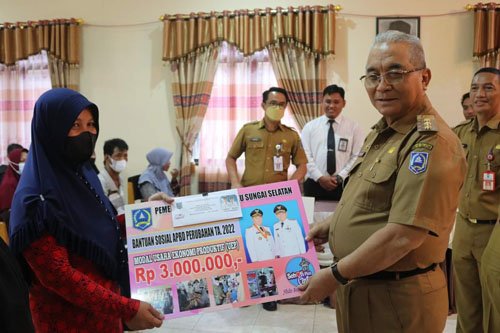 PRS dan UEP Disalurkan ke Padang Batung dan Loksado 1 Hal 12 HSS 1 3 klm 19