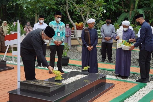 Hal 12 Hss 1 3 klm 18 scaled