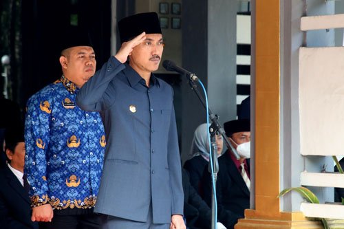 Hal 16 4 Klm Martapura Inspektur upacara