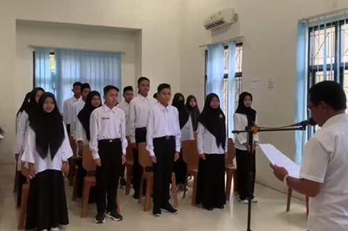 Forum Anak Mata Rantai Wujudkan Kesejahteraan dan Perlindungan Anak 1 Hal 2 Bal 3 klm 4