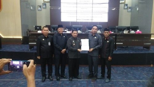 Hal 9 3 Klm advetorial DPRD