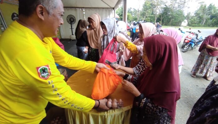 Kendalikan Inflasi di Daerah [] Titik Kelima Pasar Rakyat untuk UMKM Sukses Digelar