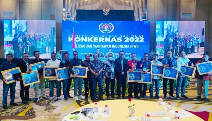 PWI Pusat Berikan Penghargaan Pada PWI Kalsel