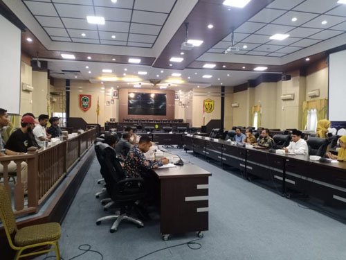 Lensa foto DPRD kota6