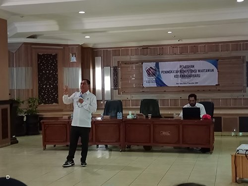 PWI Banjarbaru Gelar UKW 1 hal10 3klmbjb2 2