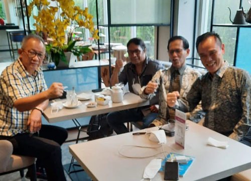 13 2klm EMPAT SAHABAT jpg