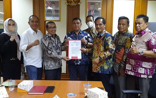 Hal 16 4 Klm Martapura Kunjungan kerja