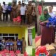 Hal 16 4 Klm Martapura Serahkan bantuan