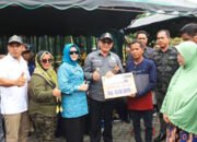 BST Diserahkan Bupati Sayed Jafar ke Warga Kelumpang Barat