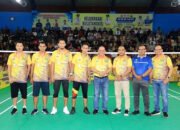 Eksbisi Tomi Sugiarto Buka Turnamen Bulutangkis Se Kalsel di Kotabaru