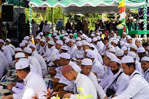 Haul Habib Hamid bin Abbas Bahasyim ke-76 Dipenuhi Jamaah 2 Hal 9 3 Klm Gabung 12