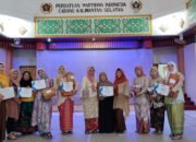 Peringati Hari Ibu, IKWI Kalsel Gelar Lomba Buat Kue dan Fashion Kebaya 32 Peringati Hari Ibu, IKWI Kalsel Gelar Lomba Buat Kue dan Fashion Kebaya