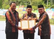 Mars dan Hymne Tabalong Dilegitimasi, Kakanwil Serahkan Sertifikat Hak Cipta di Momen Hari Jadi Tabalong ke-57 21 Mars dan Hymne Tabalong Dilegitimasi, Kakanwil Serahkan Sertifikat Hak Cipta di Momen Hari Jadi Tabalong ke-57