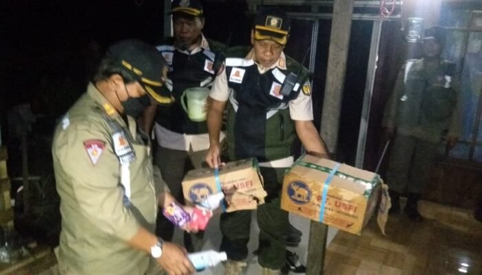 Satpol PP HST Razia Warung Malam, Bupati Pantau Langsung