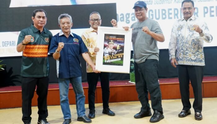 Paman Birin Raih Anugerah Olahraga Golden Award