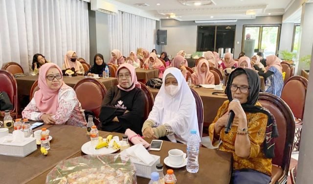 Semarakkan Hari Ibu, FJPI Kalsel Gelar Seminar 4 IMG 20221222 201135 scaled