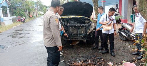 5 mobil komisioner KPU Terbakar 2klm